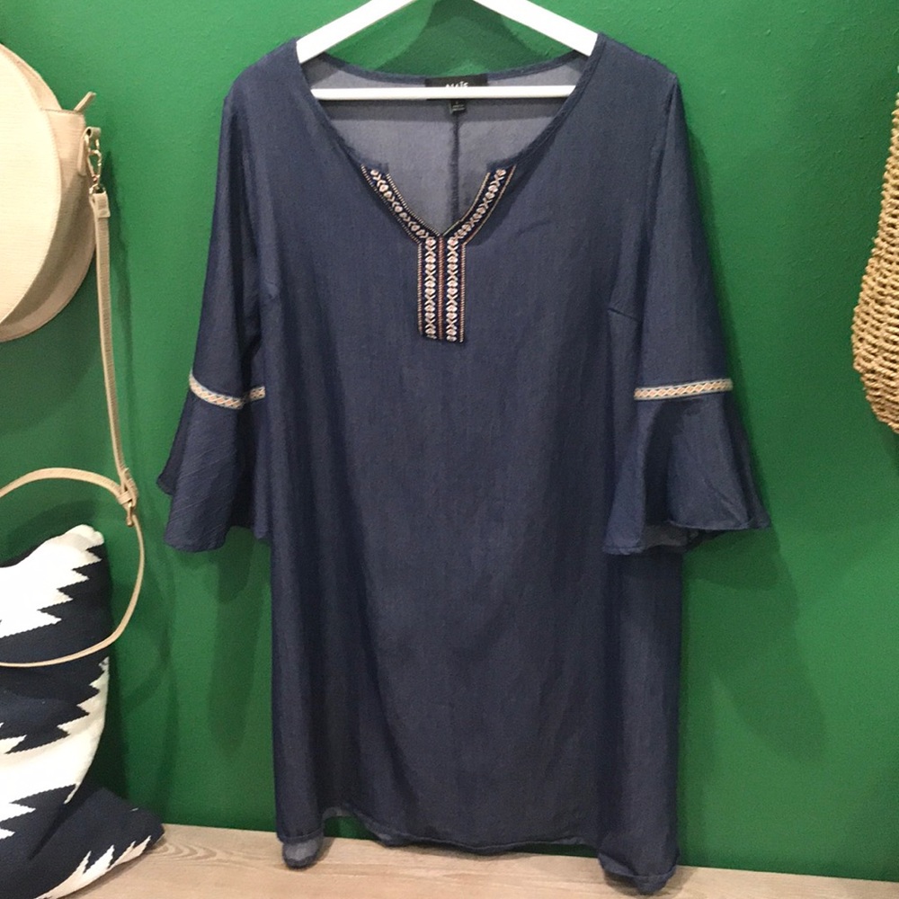 Boho trumpet sleeve stretch chambray dress